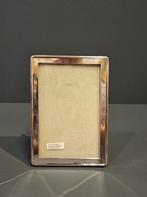WALKER HALL SILVER PHOTO FRAME
