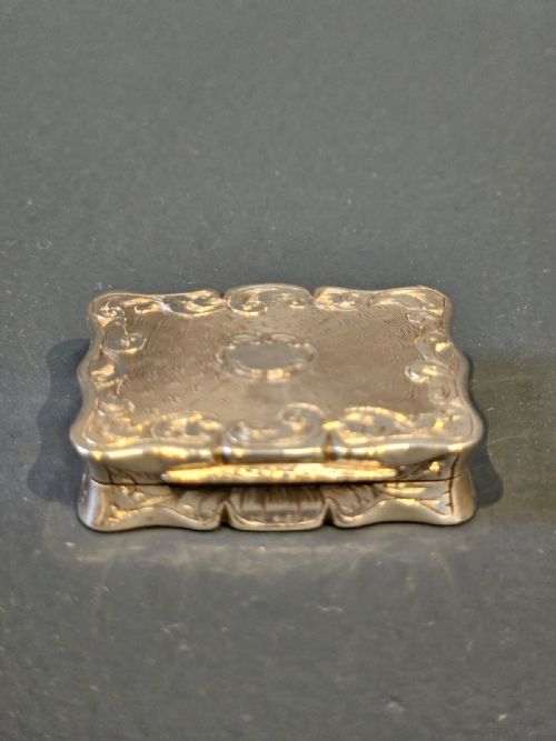 Large Early Victorian Silver Vinaigrette
