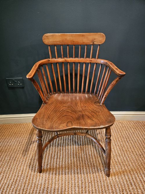 Superb Yew Wood Comb Back Windsor Chair