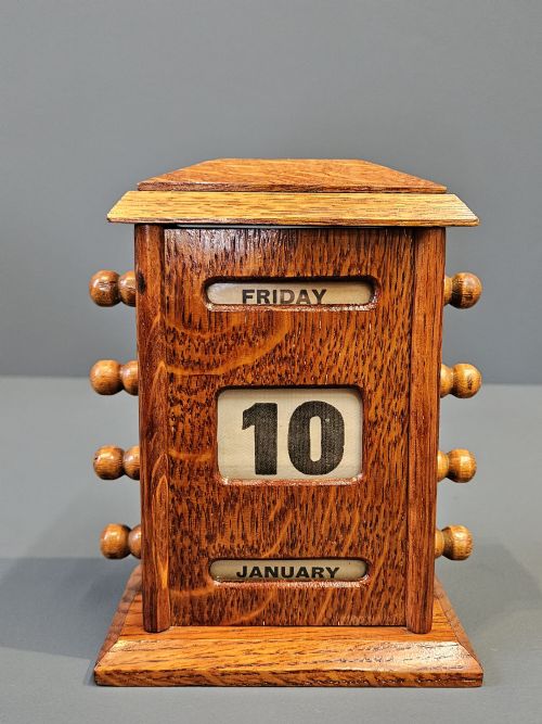 Edwardian Oak Perpetual Desk Calendar