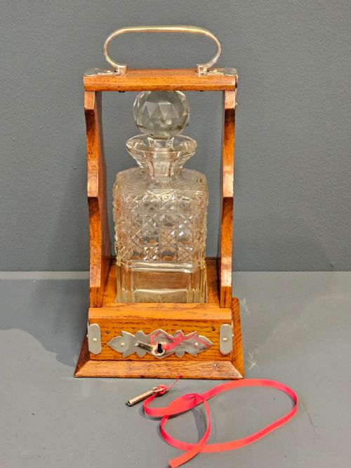 Victorian Oak Single Bottle Tantalus