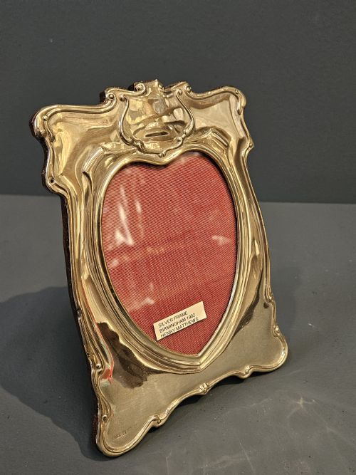 EDWARDIAN ART NOUVEAU HEART SHAPED SILVER PHOTO FRAME - ADDITIONAL PHOTO 1