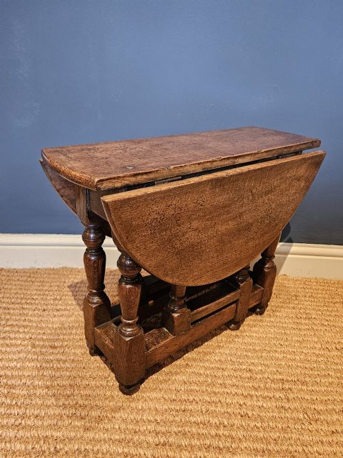 Period Oak Style Drop Leaf Low Occasional Table