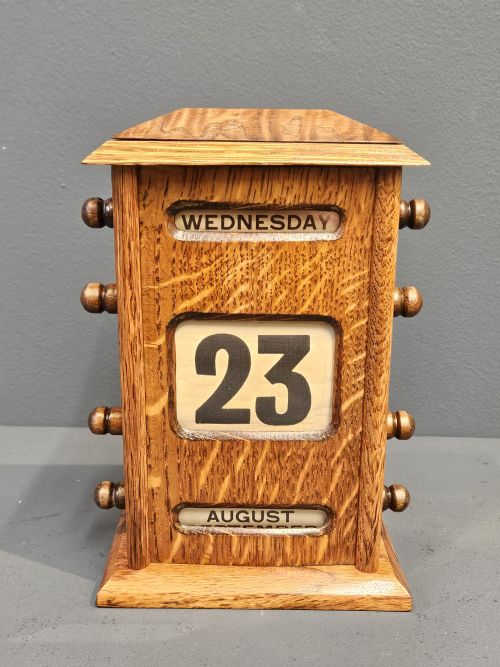 Edwardian Figured Oak Perpetual Desk Calendar