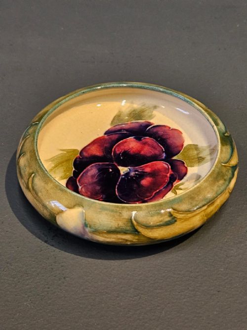Early Moorcroft Pansy on White Roll Neck Dish