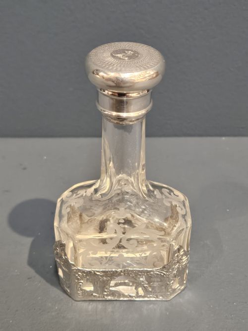 EDWARDIAN SILVER AND CRYSTAL LIQUEUR DECANTER - ADDITIONAL PHOTO 2