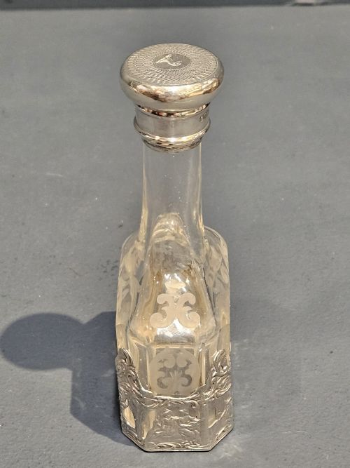 EDWARDIAN SILVER AND CRYSTAL LIQUEUR DECANTER - ADDITIONAL PHOTO 8