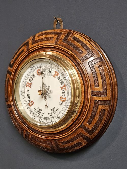 VICTORIAN OAK GEOMETRIC BORDER BAROMETER - ADDITIONAL PHOTO 1