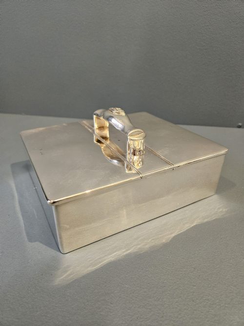 LARGE VICTORIAN SILVER CIGAR BOX - ADDITIONAL PHOTO 3