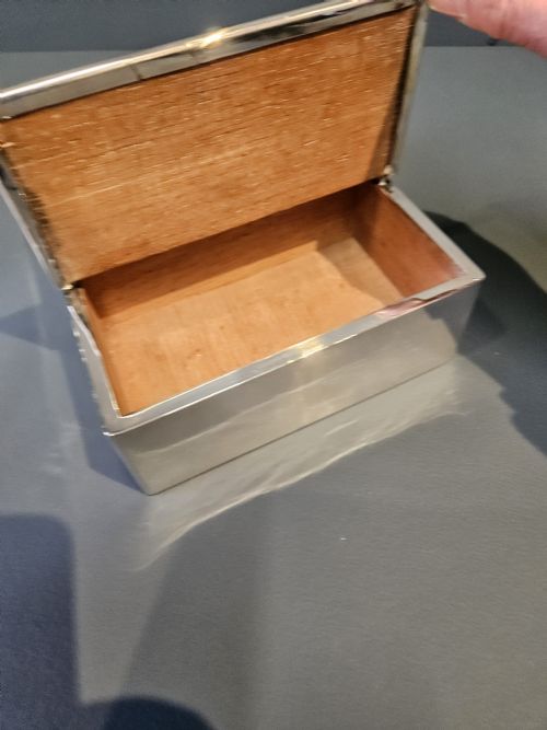 LARGE VICTORIAN SILVER CIGAR BOX - ADDITIONAL PHOTO 7