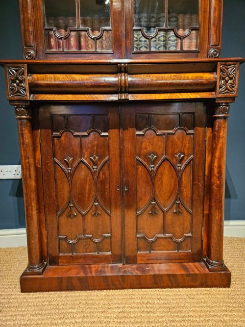 SUPERB QUALITY EARLY VICTORIAN MAHOGANY BOOKCASE ON CABINET - ADDITIONAL PHOTO 2