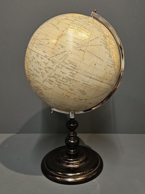 10 GEOGRAPHIA PAPER MACHE GLOBE - ADDITIONAL PHOTO 3