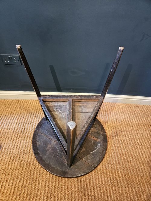 GEORGE III WELSH OAK CRICKET TABLE - ADDITIONAL PHOTO 4