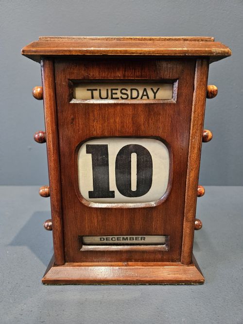 Edwardian Mahogany Perpetual Desk Calendar