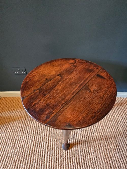 GEORGE III ELM PAD FOOT CRICKET TABLE - ADDITIONAL PHOTO 1