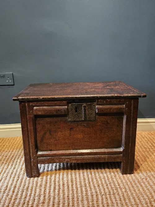 CHARLES I PERIOD OAK SINGLE PANEL COFFER - ADDITIONAL PHOTO 2