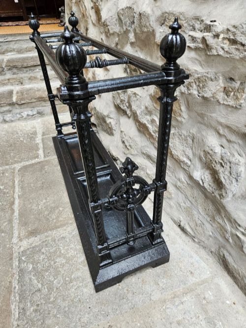 LARGE VICTORIAN CAST IRON STICK STAND - ADDITIONAL PHOTO 6