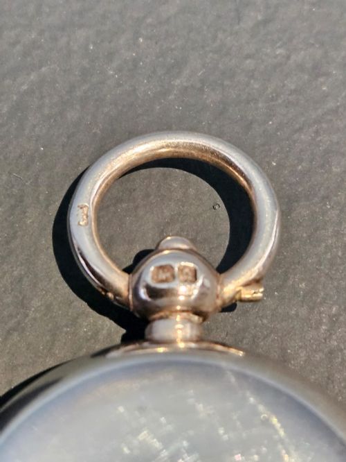 EARLY GEORGE V POLISHED SILVER SOVEREIGN CASE - ADDITIONAL PHOTO 2