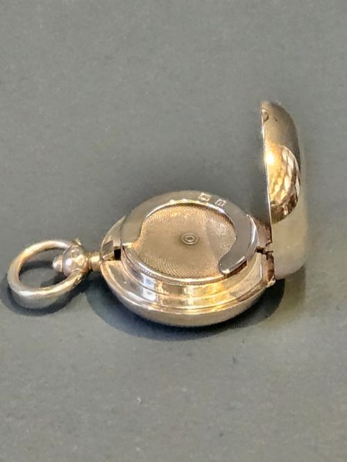 EARLY GEORGE V POLISHED SILVER SOVEREIGN CASE - ADDITIONAL PHOTO 4