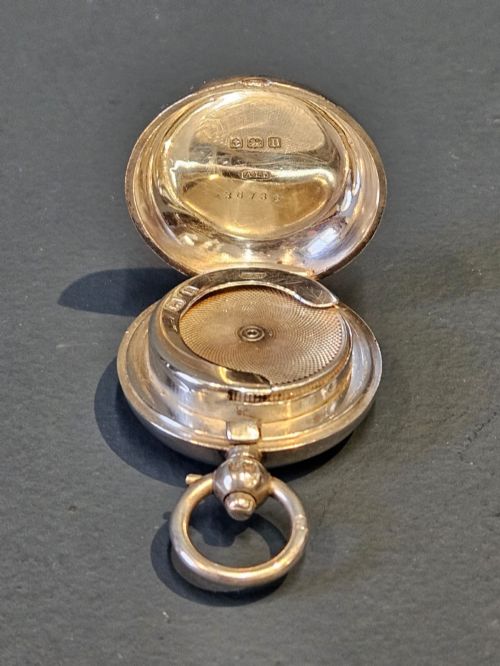 EARLY GEORGE V POLISHED SILVER SOVEREIGN CASE - ADDITIONAL PHOTO 6