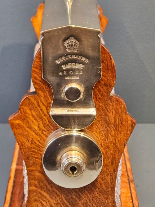 VICTORIAN OAK AND SILVER PLATED THREE BOTTLE TANTALUS - ADDITIONAL PHOTO 6