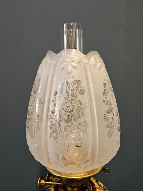 VICTORIAN DOULTON LAMBETH WARE OIL LAMP AND SHADE - ADDITIONAL PHOTO 5