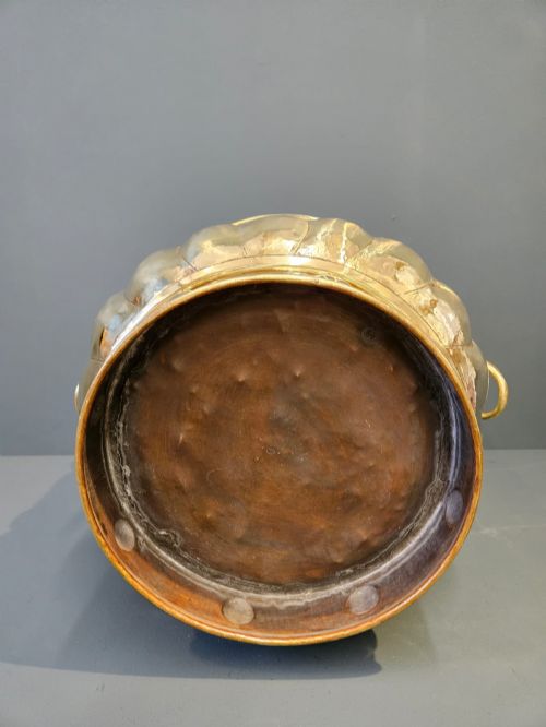 VICTORIAN LARGE BRASS PLANTER WITH CREST TO THE FRONT - ADDITIONAL PHOTO 1