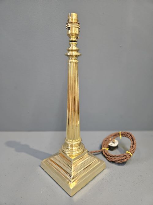 LATE VICTORIAN BRASS REEDED COLUMN TABLE LAMP - ADDITIONAL PHOTO 6