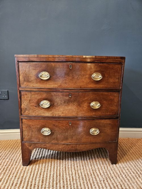 Small Early Victorian Mahogany Bow Fronted Chest of Drawers