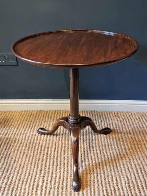 Fine Quality George II Red Walnut Snap Top Tripod Table