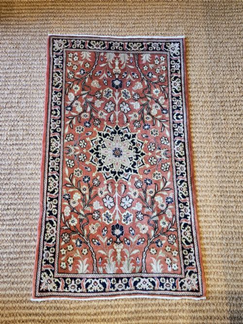 Fine Quality Hearth Sized Pure Wool Rug