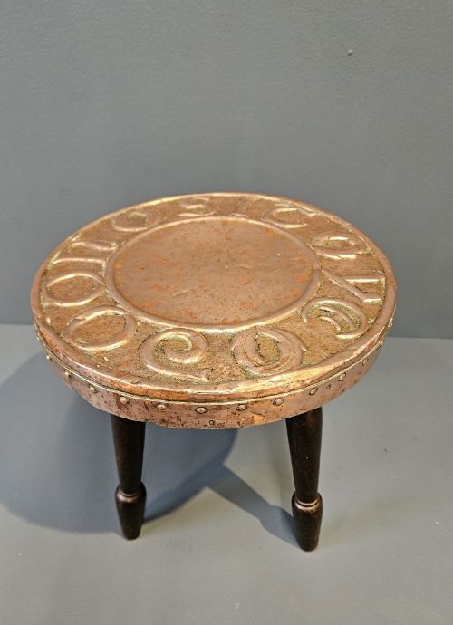 Edwardian Arts and Crafts 'Sit Ye on' Glasgow School Stool
