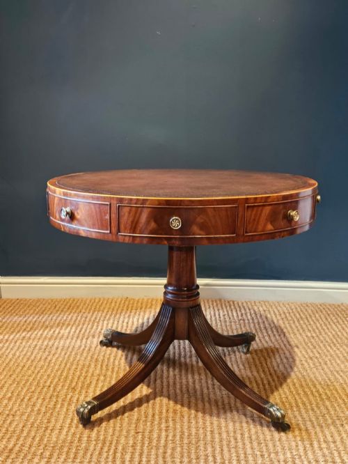 Fine Quality Small Proportion Regency Mahogany Drum Table