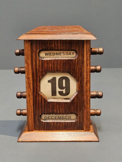 Small Edwardian Oak Perpetual Desk Calendar