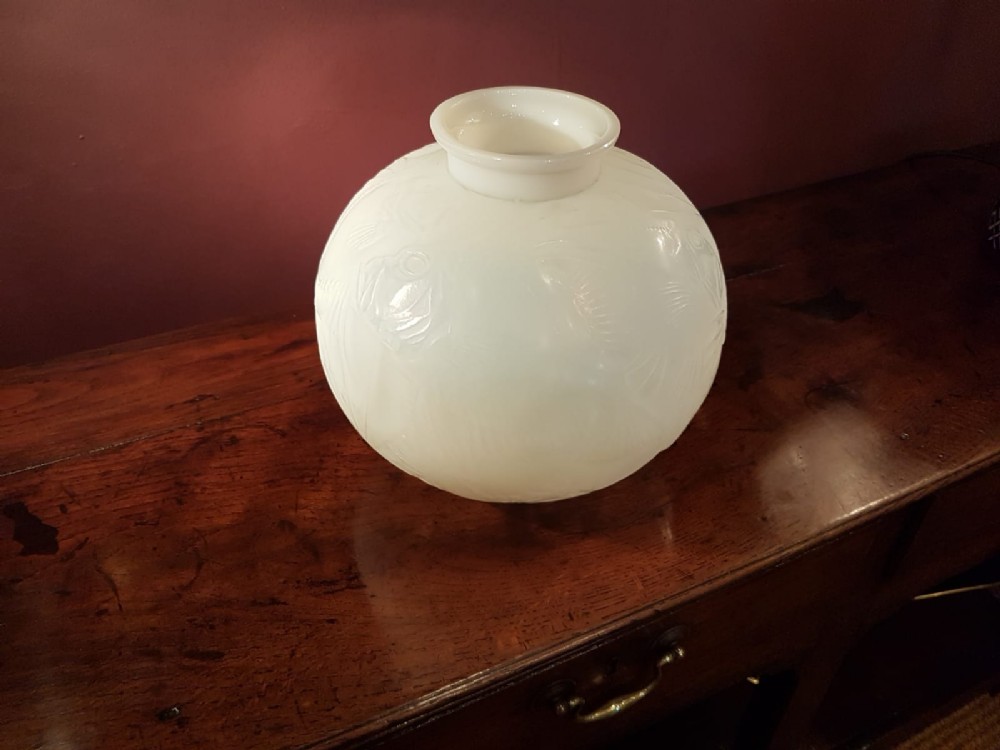 Impressive 1920's Lalique ' Poissons' Opalescent Vase