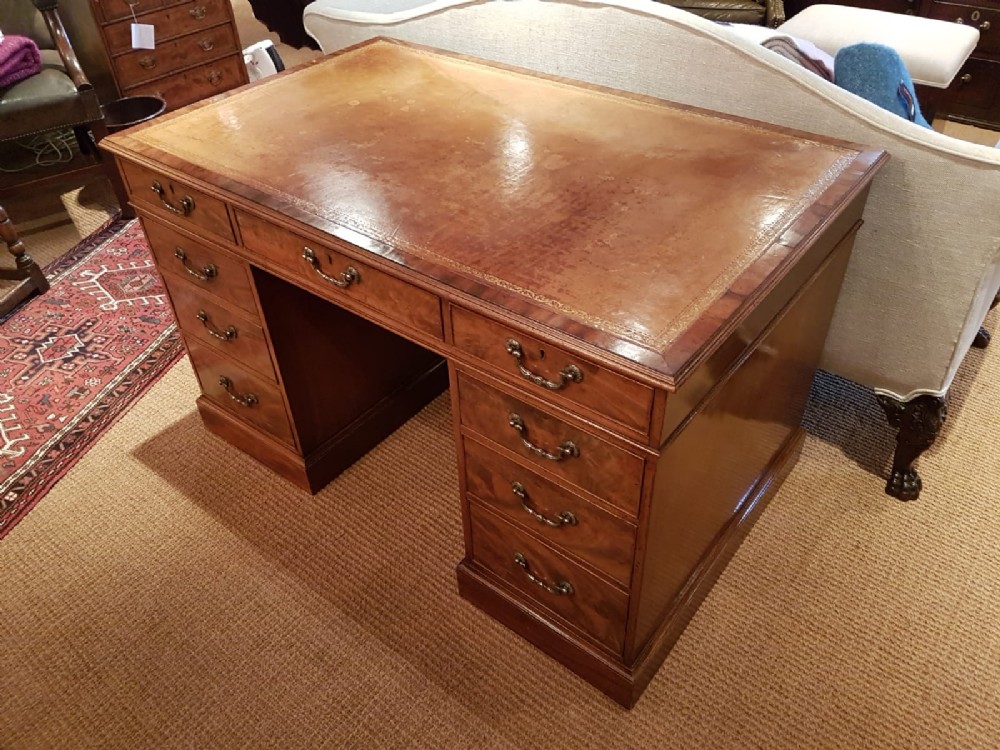 Superb Quality Antique Mahogany Pedestal Desk