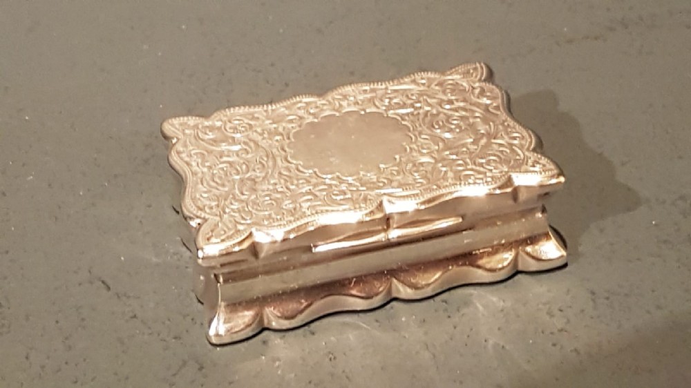 Fine Victorian engraved Silver Table Snuff