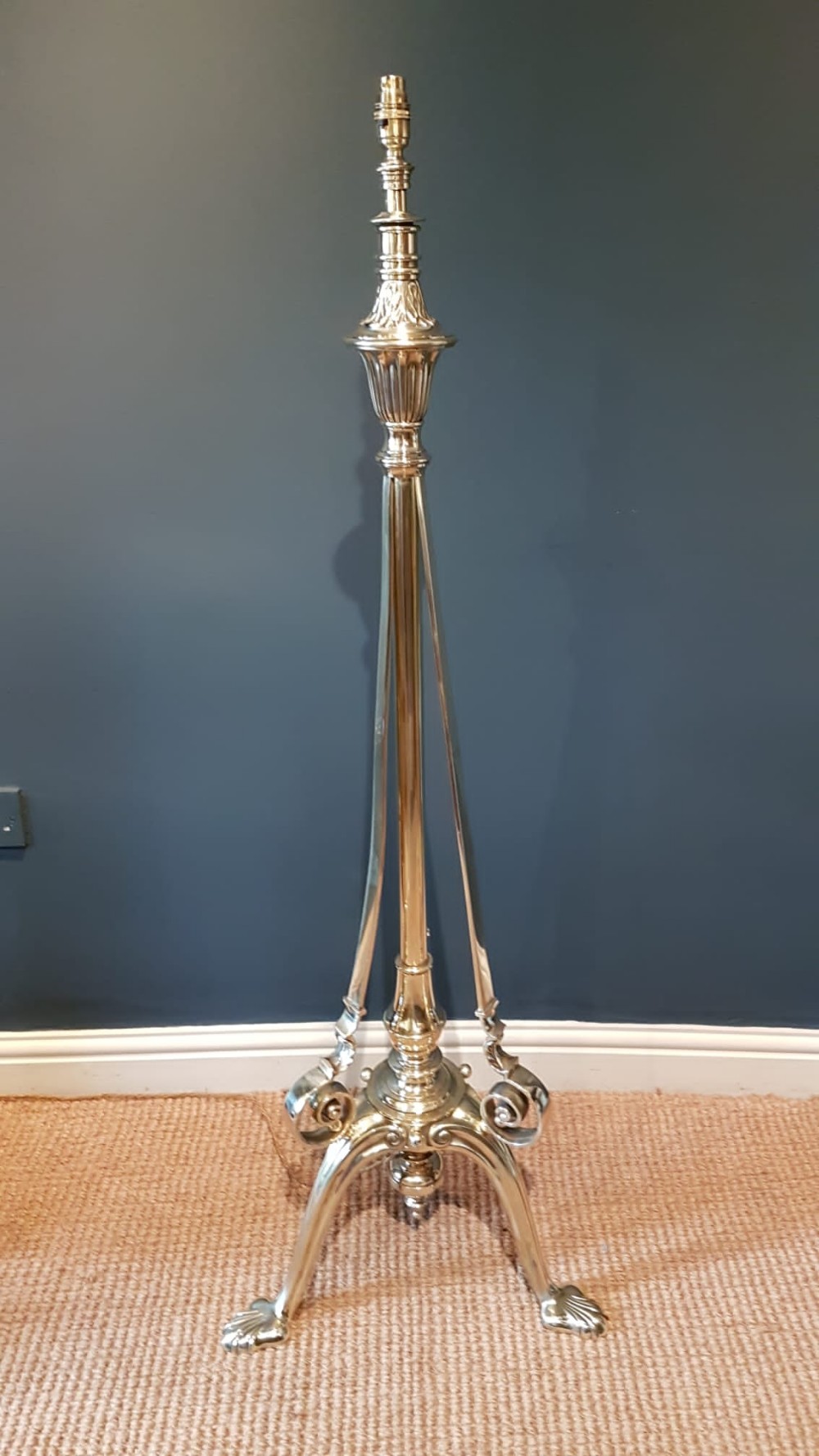 Victorian Brass Rise and Fall Lamp Standard