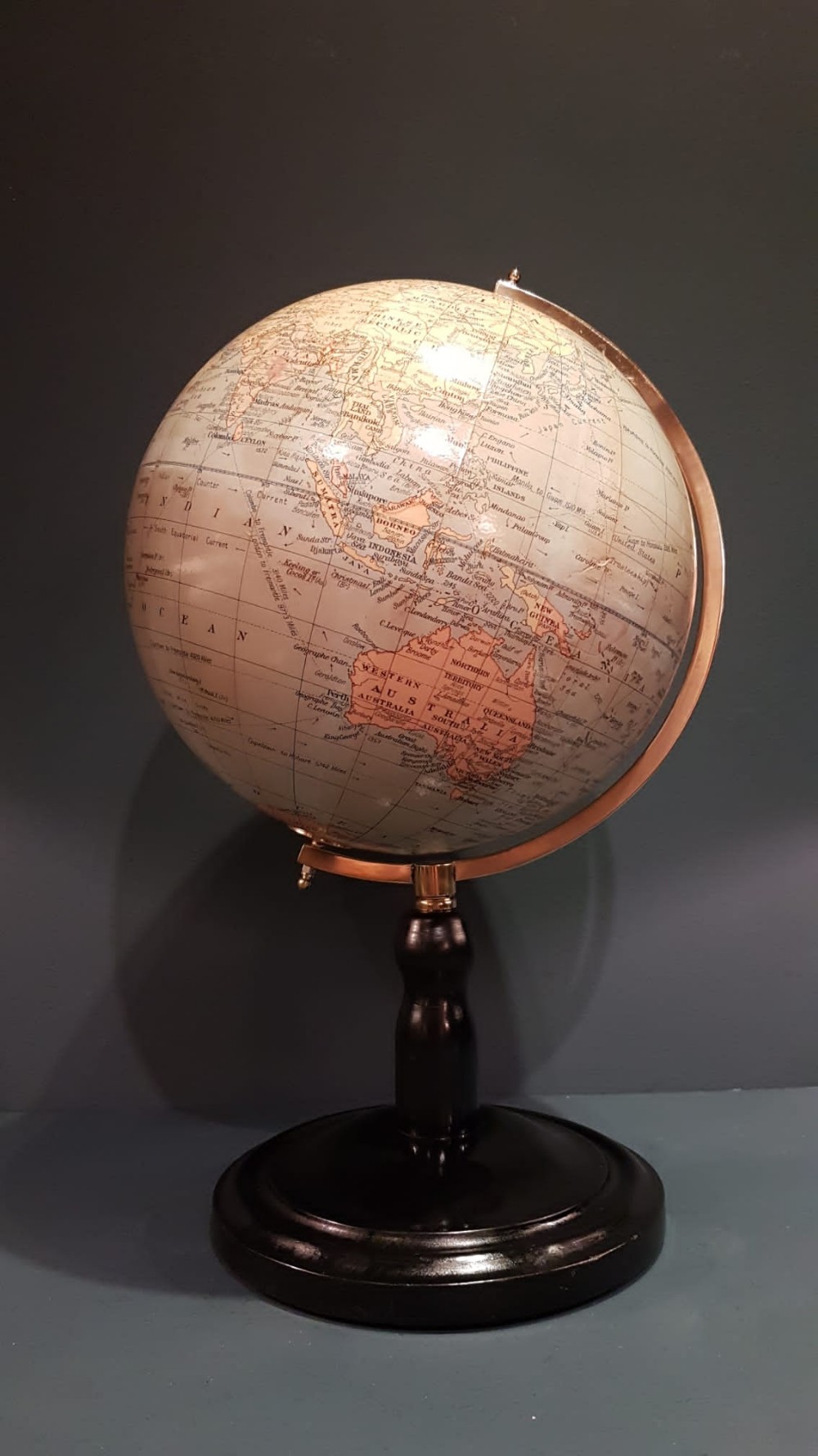 1930's Geographica 10