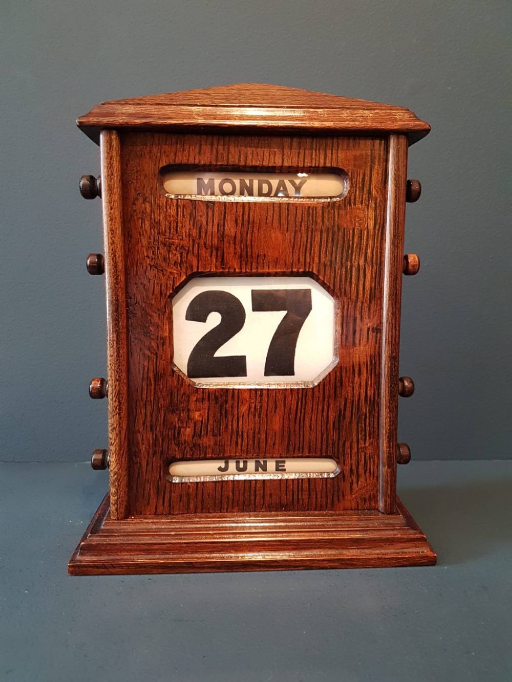 Large Edwardian Oak Perpetual Desk Calendar
