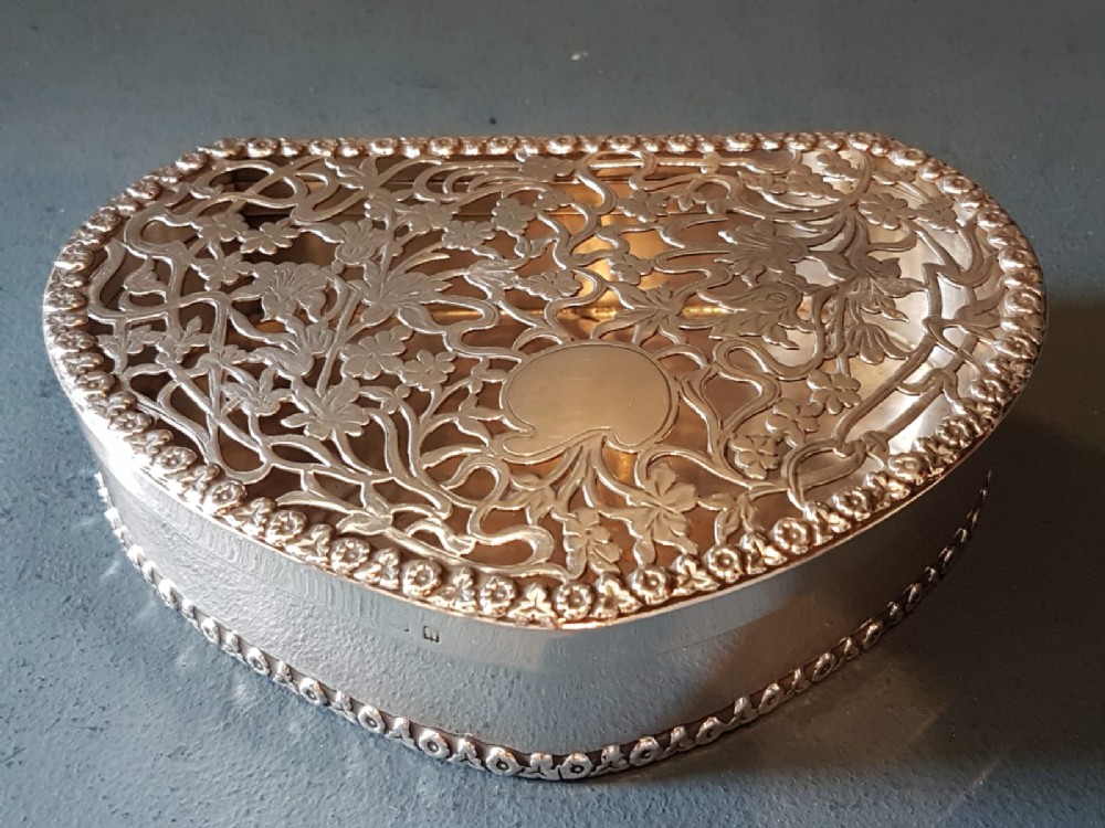 Silver Table Top Potpourri