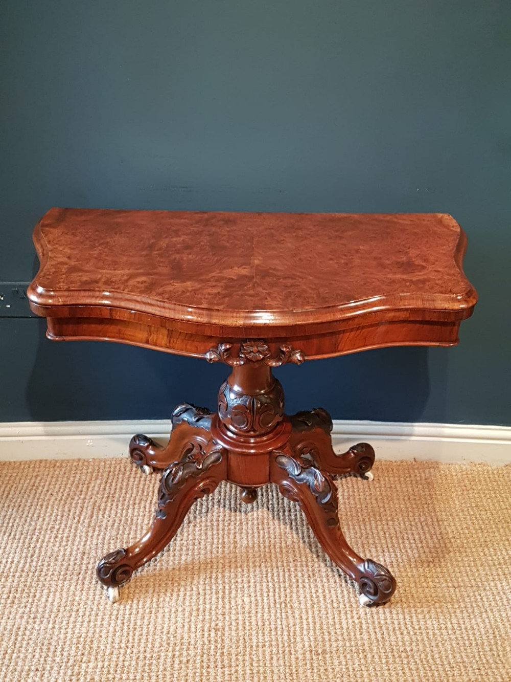 Stylish Victorian Burr Walnut Fold Over Gaming Table