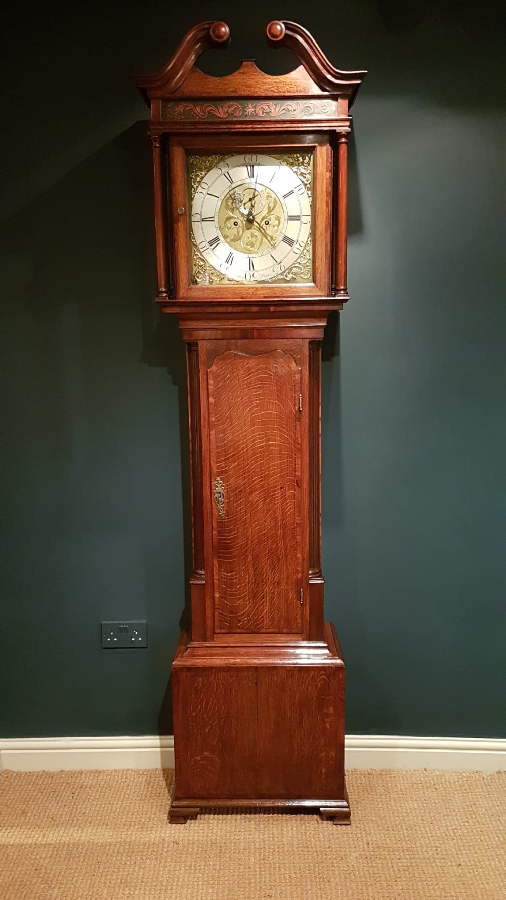 Fine Quality George III Oak 8 Day Brass Dial Longcase Clock