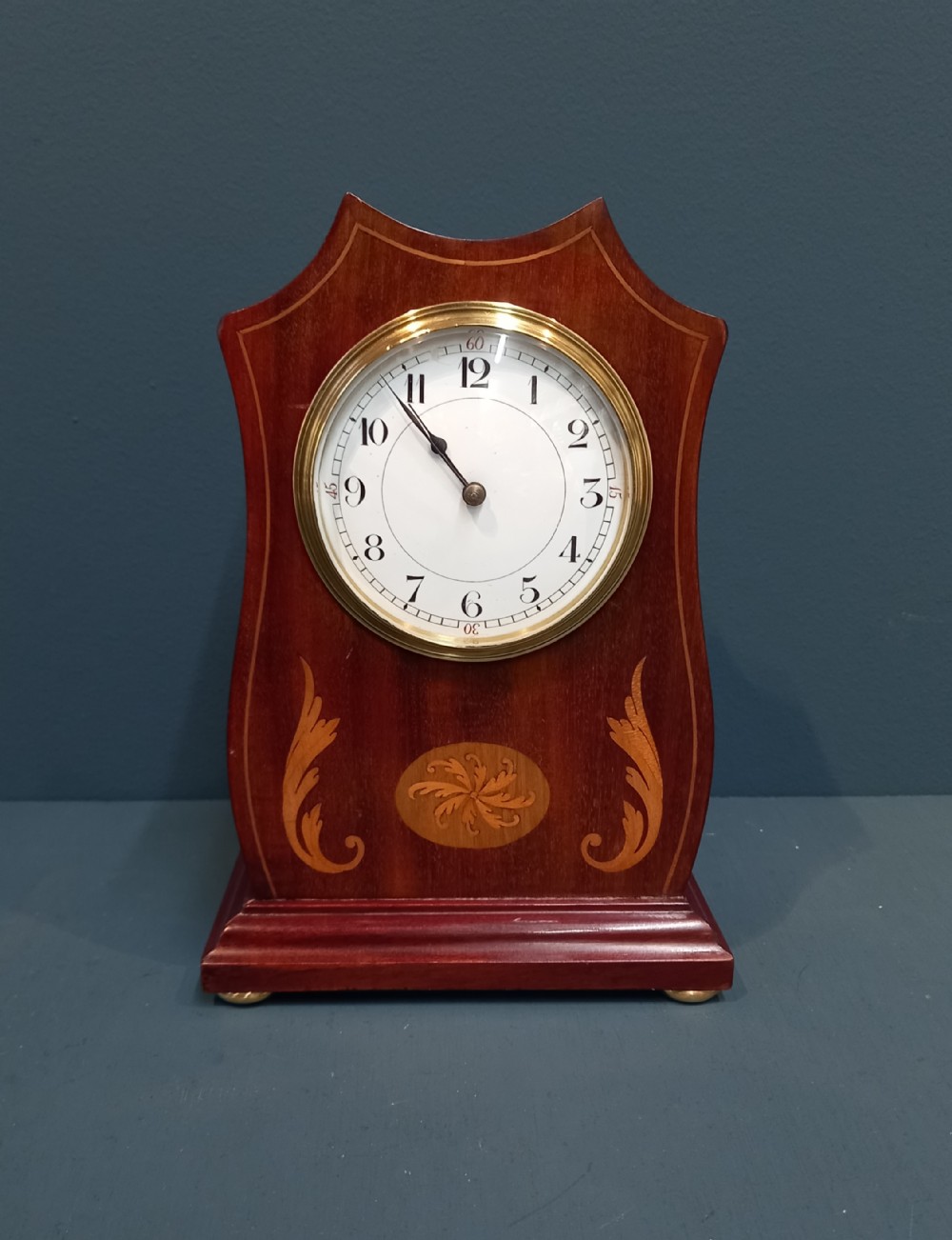 Edwardian Scalloped Top Inlaid Mantel Clock