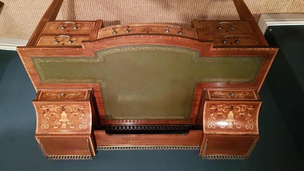 Fine Quality Victorian Rosewood Carlton House Desk View V