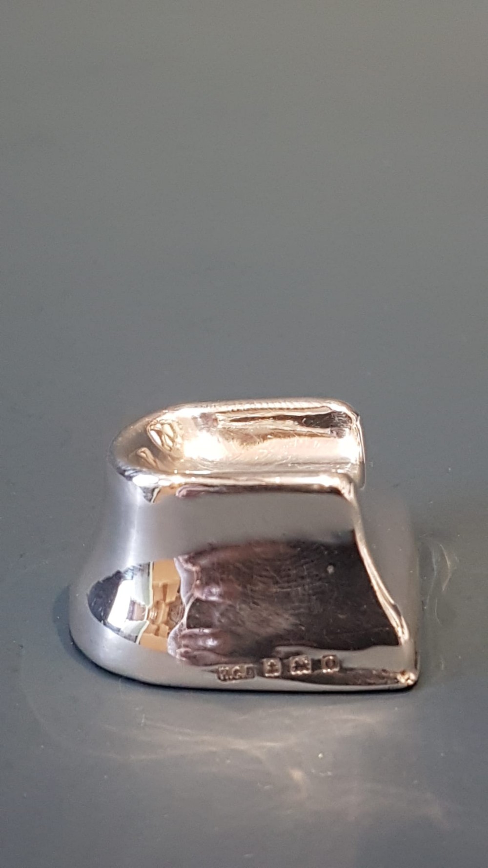 Solid Silver Nail Manicurists Finger Rest