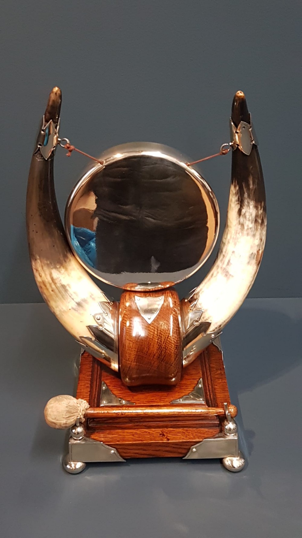Victorian Oak Cattle Horn Dinner Gong