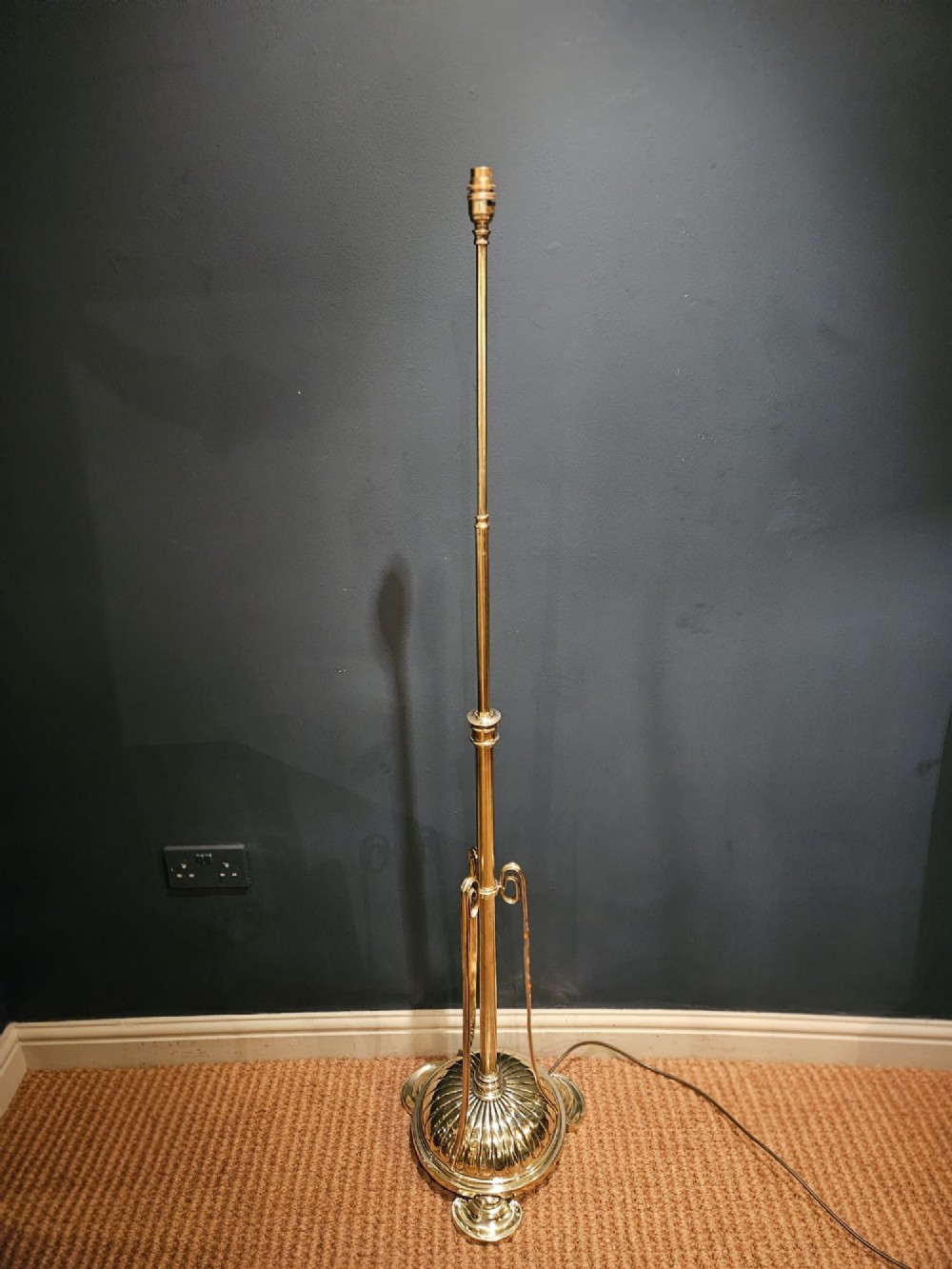Edwardian Brass Rise and Fall Lamp Standard