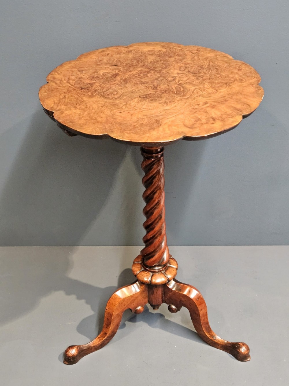 Superb Mid Victorian Burr Walnut Wine Table
