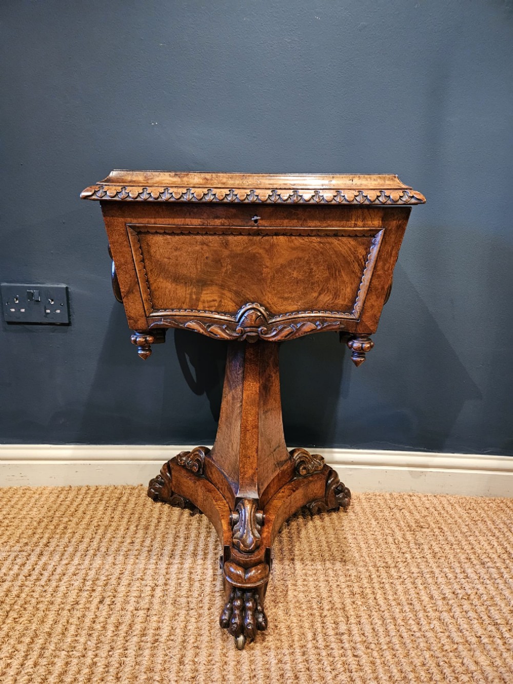 William IV Walnut Teapoy
